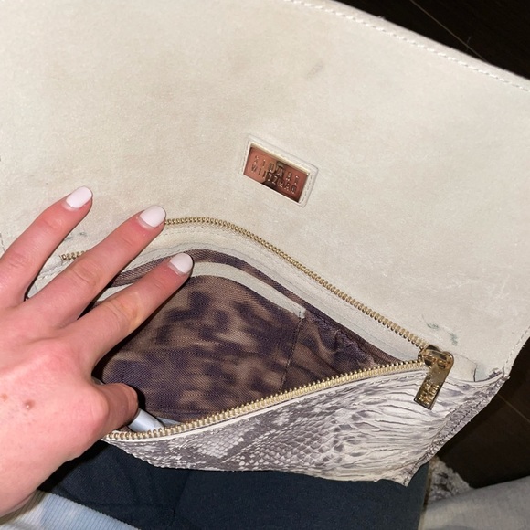 Stuart Weitzman Snake Skin print Clutch - Picture 9 of 9